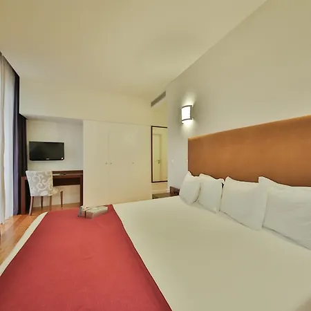 Quinta Da Cruz & 4*