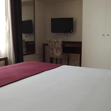 Quinta Da Cruz & 4*