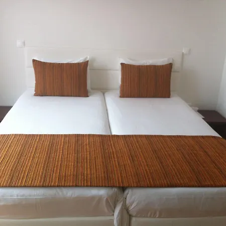 Quinta Da Cruz & Hotel 4*