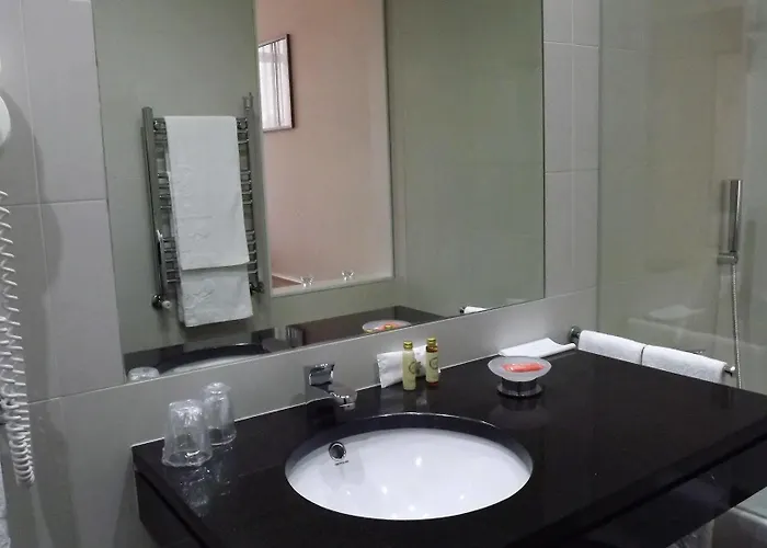 Quinta Da Cruz & 4* Oliveira (Porto)